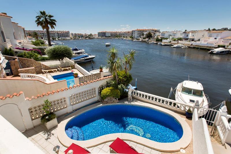 2009 Casa San Maurici Con Piscina By Homeselectspain إمبوريابرافا المظهر الخارجي الصورة