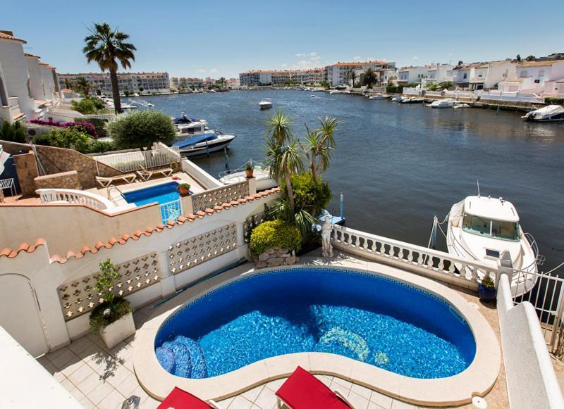 2009 Casa San Maurici Con Piscina By Homeselectspain إمبوريابرافا المظهر الخارجي الصورة